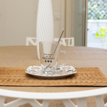 Ludo Holiday House - Charming Con Patio A Due Passi Dalla Cattedrale Palermo Exterior foto