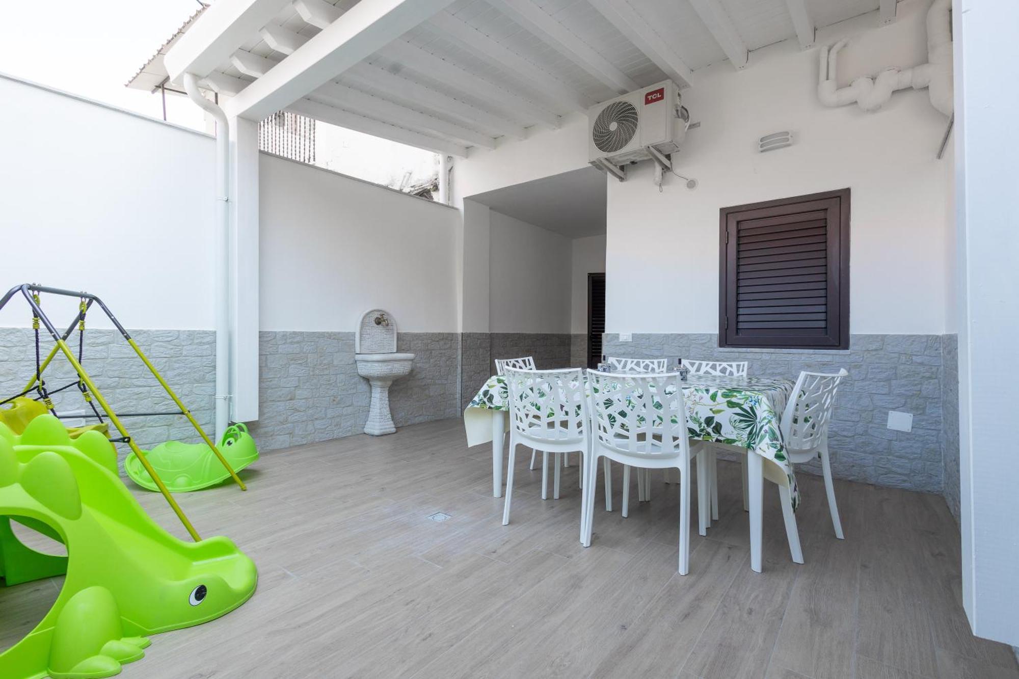 Ludo Holiday House - Charming Con Patio A Due Passi Dalla Cattedrale Palermo Exterior foto