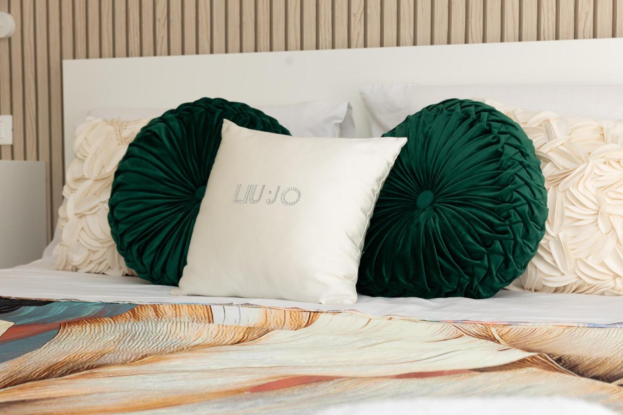 Ludo Holiday House - Charming Con Patio A Due Passi Dalla Cattedrale Palermo Exterior foto