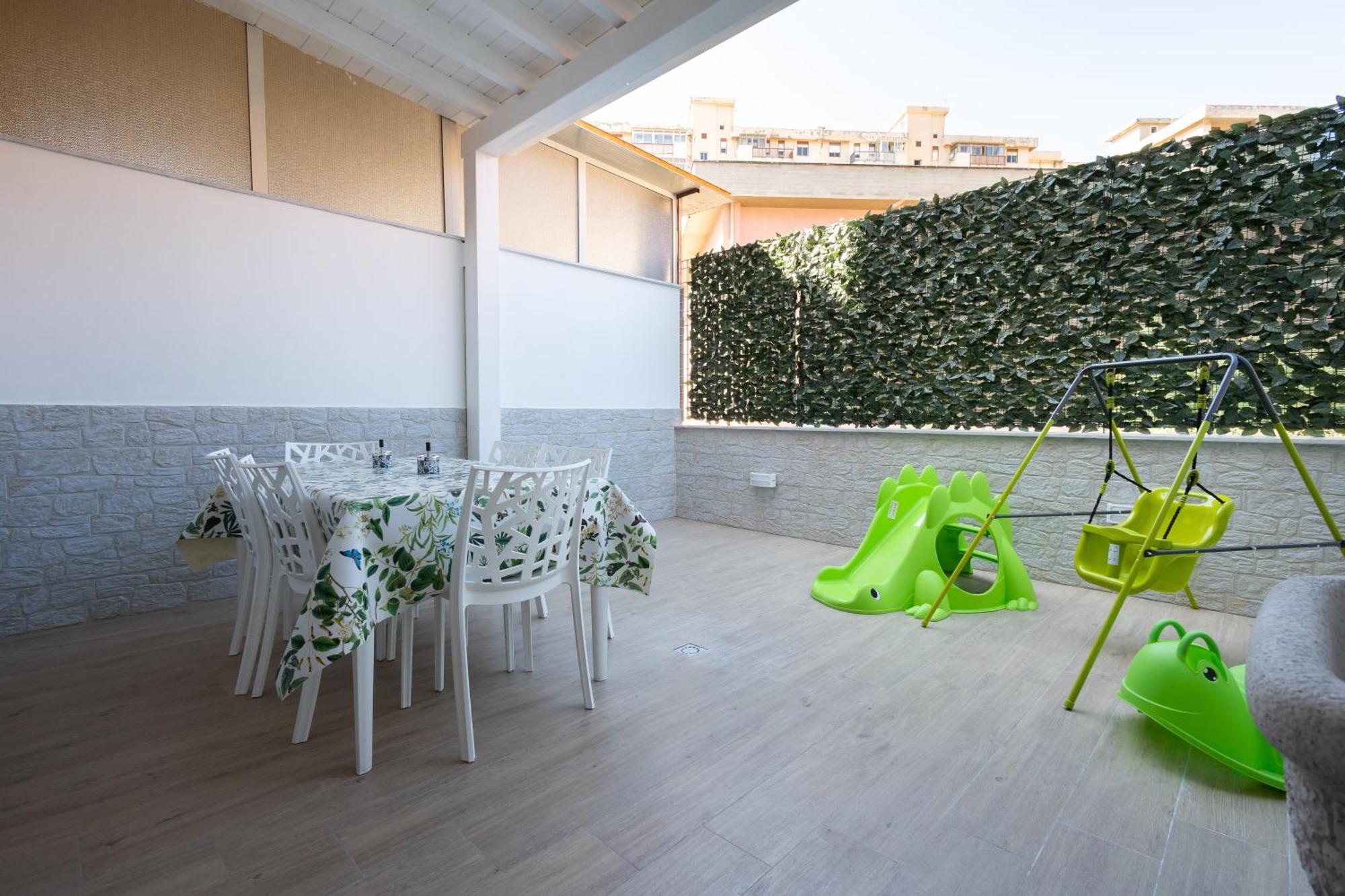 Ludo Holiday House - Charming Con Patio A Due Passi Dalla Cattedrale Palermo Exterior foto